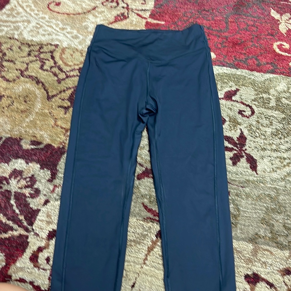 Never worn athletic/ comfy leggings